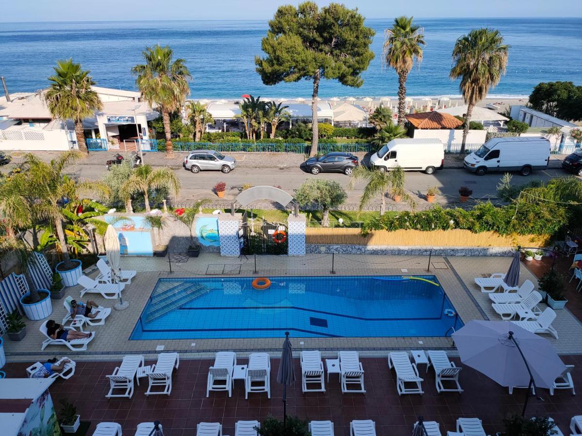 Taormina By The Sea Apartment Мацео Екстериор снимка