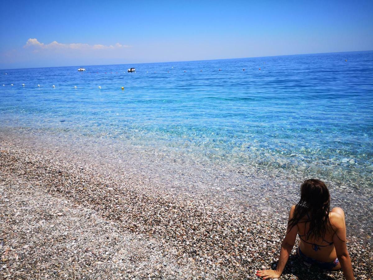 Taormina By The Sea Apartment Мацео Екстериор снимка